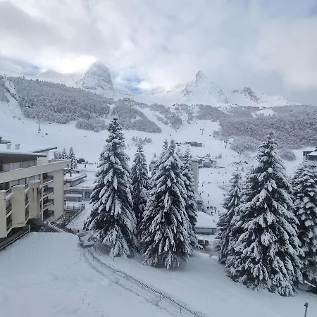 Le Balcon Du Ger, Vue Panoramique Sur Les Pistes